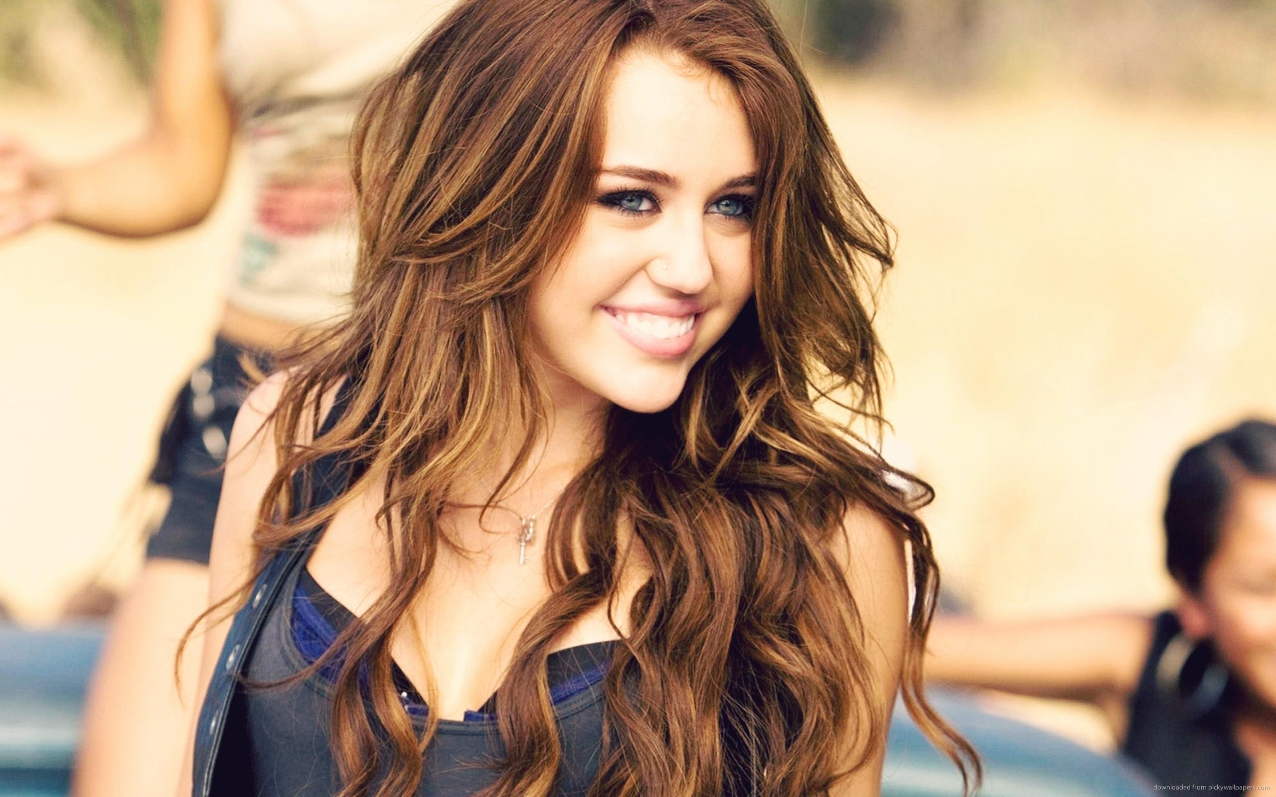 Miley Cyrus Gorgeous Photo 10 Wallpaper Girls Wallpaper Better